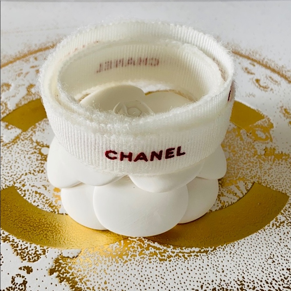 CHANEL Authentic White Ribbon - Picture 2 of 6